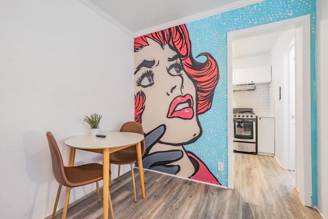 Satoshi Hideout Park Studios St. Petersburg Ngoại thất bức ảnh