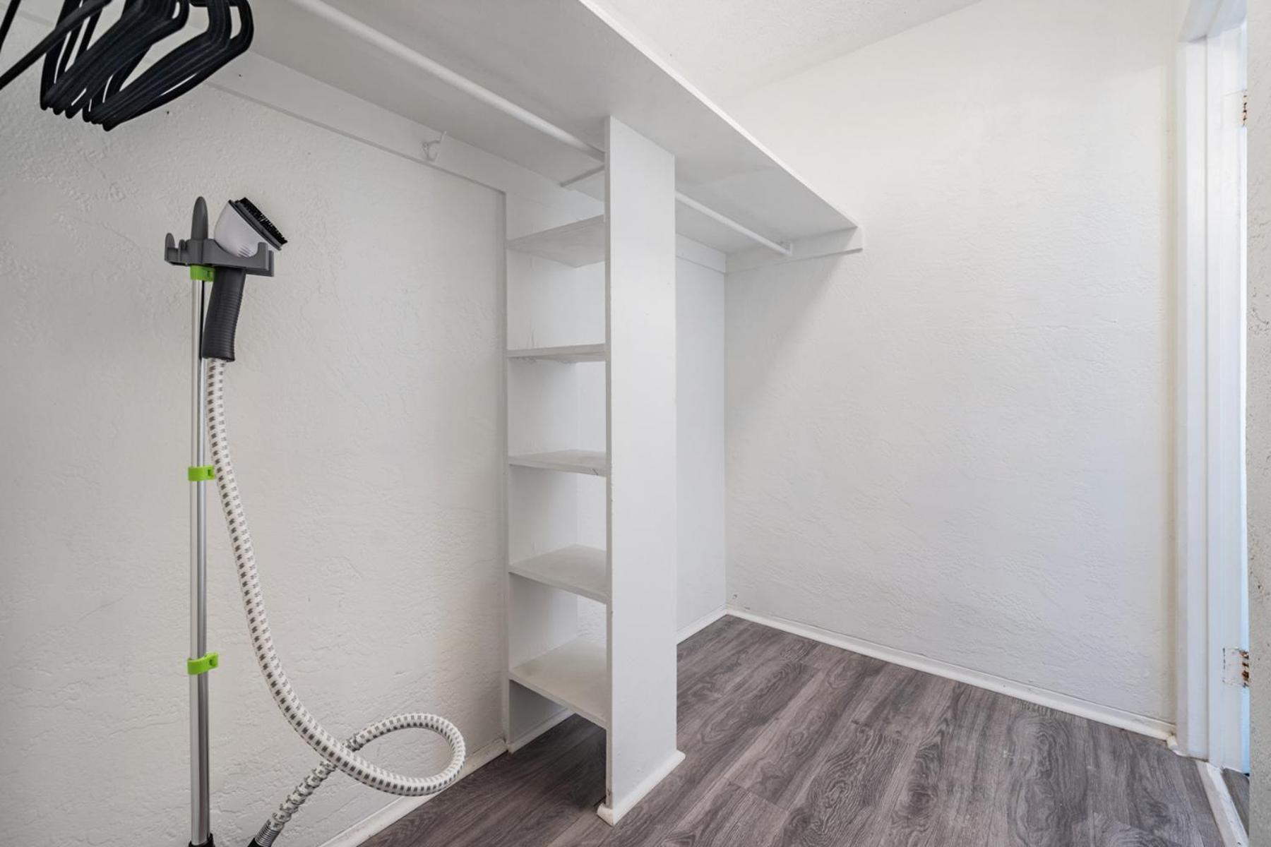 Satoshi Hideout Park Studios St. Petersburg Ngoại thất bức ảnh